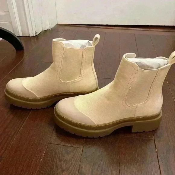 Brand New Olivia  Miller Zadie Boots in Ivory Size 7.5 - Picture 5 of 11